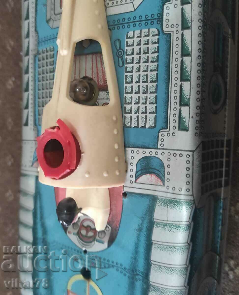 Delivery of Rare collectible tin toy - CAR Delivery of Rare collectible tin toy - CAR