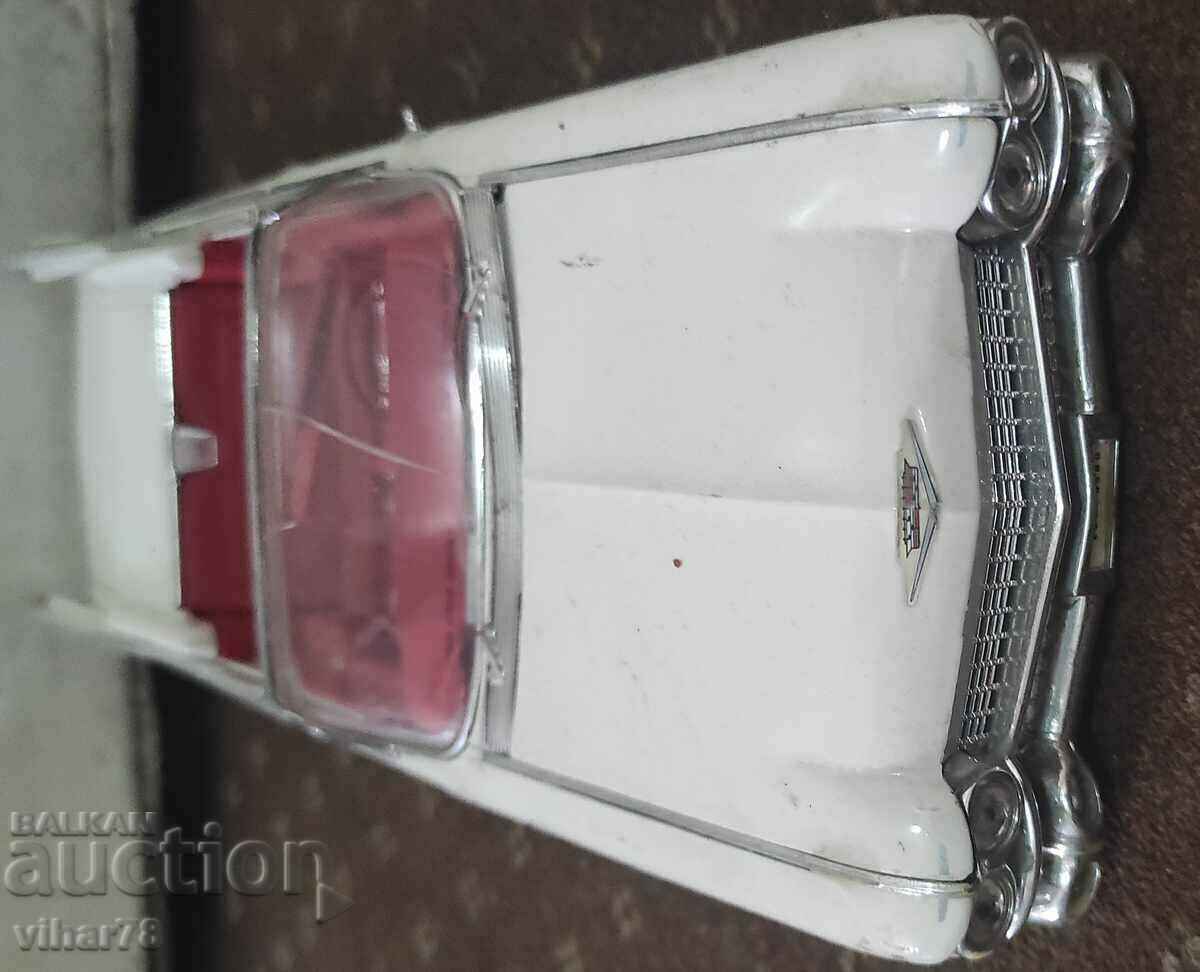 Rare collector's toy - CAR FOR REPAIR