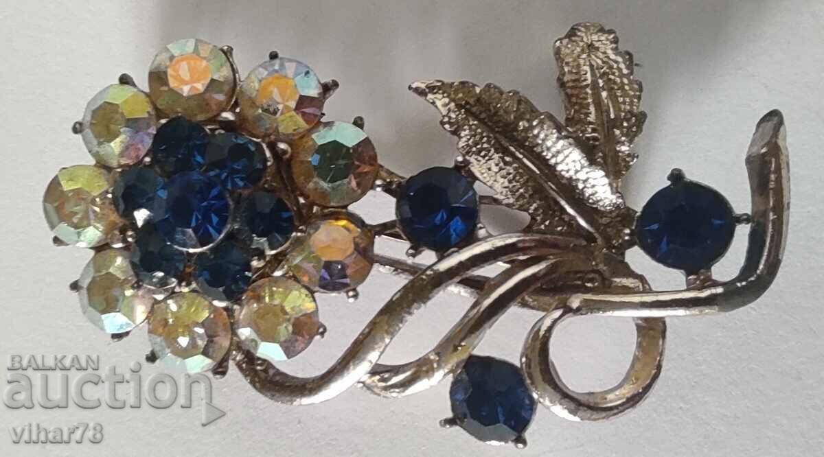 broșă cu preț 29.99 BGN | € 15.33