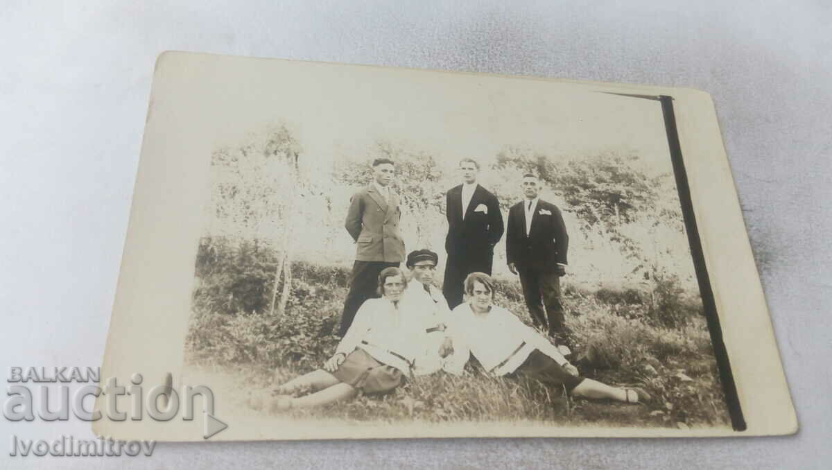 Photo Four young men and two young women in the park 1930