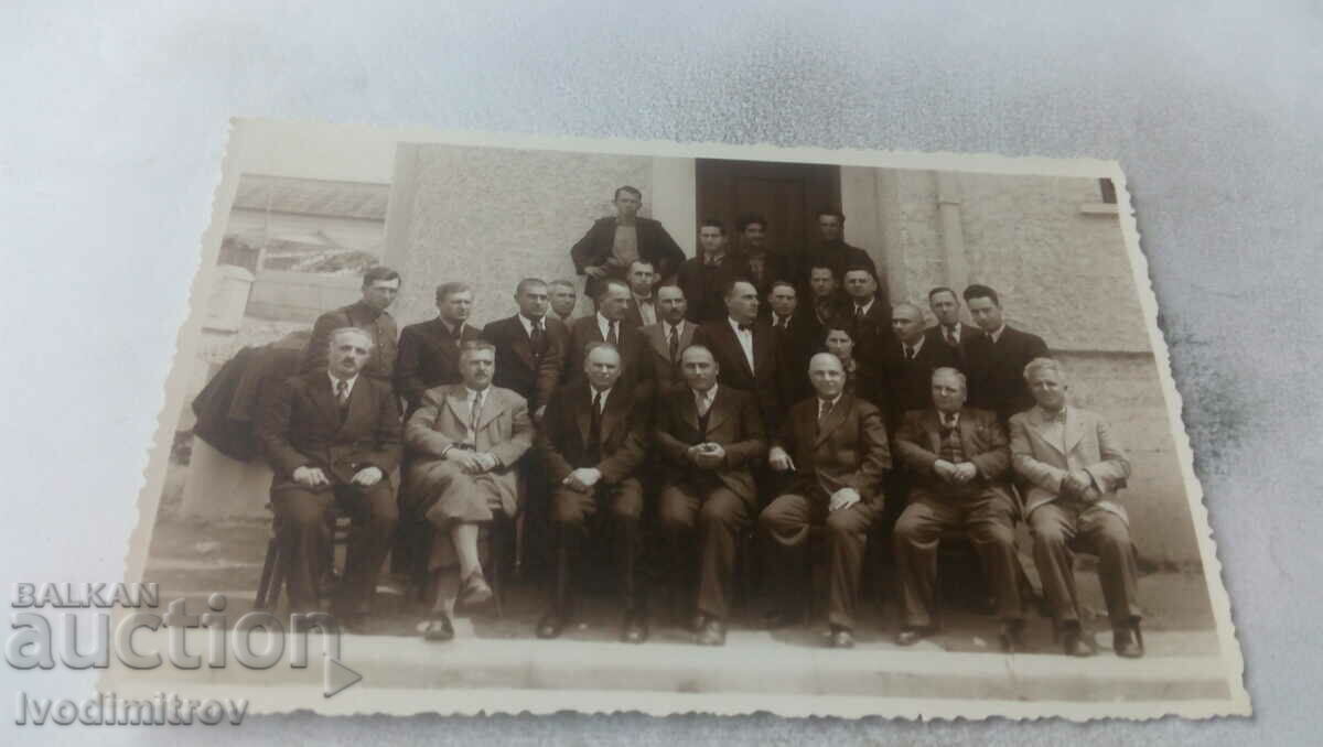 Foto Bărbați în costume 8 mai 1941