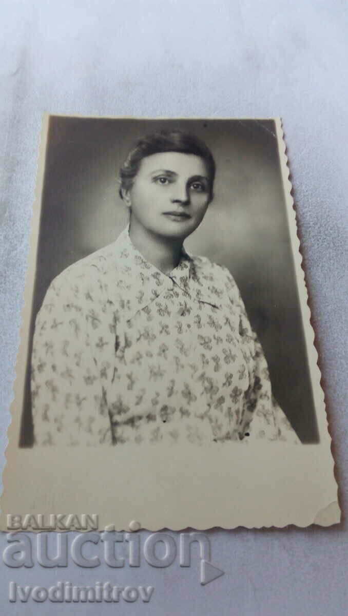 Снимка София Княжево Млада жена 1940