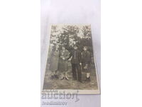 Φωτογραφία Αξιωματικός της Σόφιας και τρεις γυναίκες στο δάσος 1930