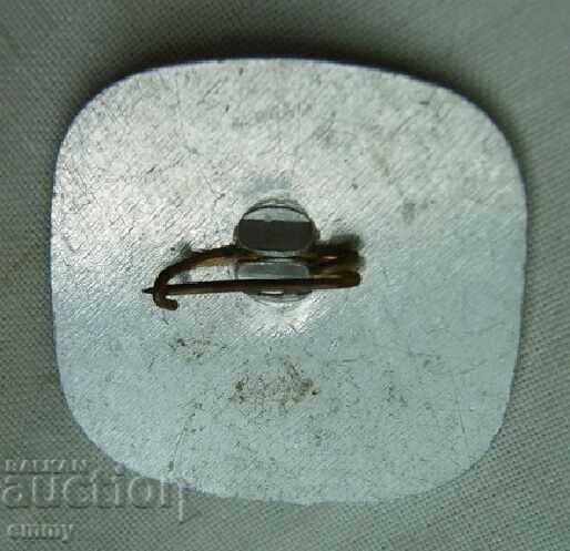 Badge coat of arms of Sofia and Bratislava - twin cities with price 5.00 BGN | € 2.56 Badge coat of arms of Sofia and Bratislava - twin cities with price 5.00 BGN | € 2.56