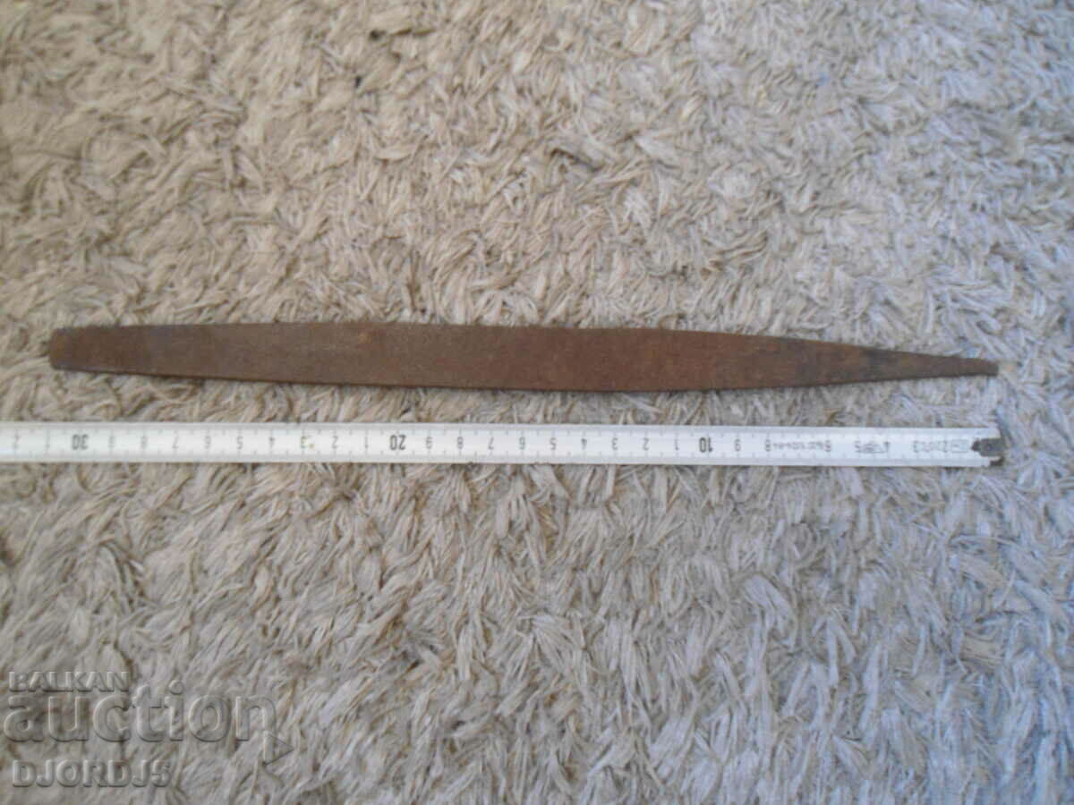 Delivery of An old tool, a file Delivery of An old tool, a file