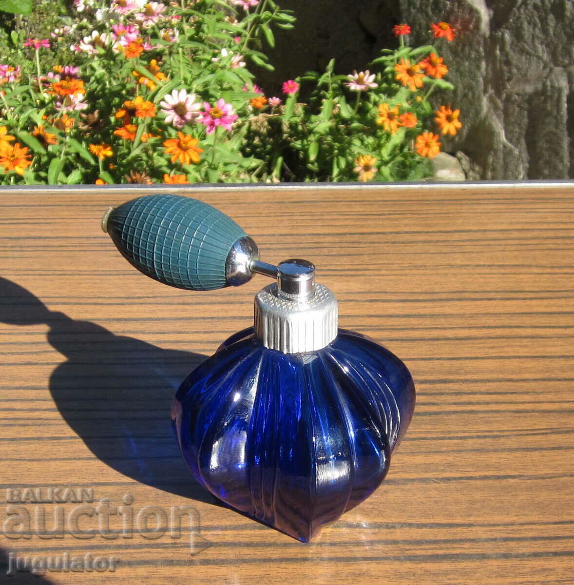 Auction  vintage table top cobalt glass perfume bottle with pump