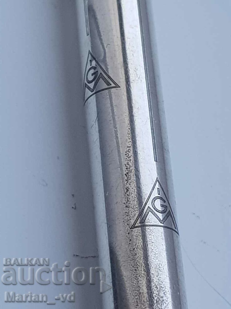 Delivery of A silver pen