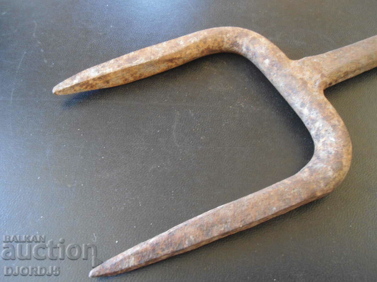 Delivery of An old anvil Delivery of An old anvil