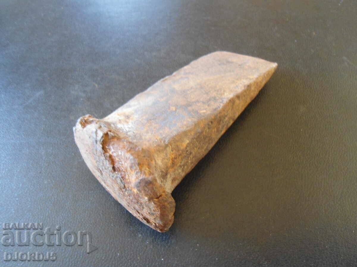 Παλιά σφήνα, 0,550 κιλά. με τιμή 5.00 BGN | € 2.56 Παλιά σφήνα, 0,550 κιλά. με τιμή 5.00 BGN | € 2.56