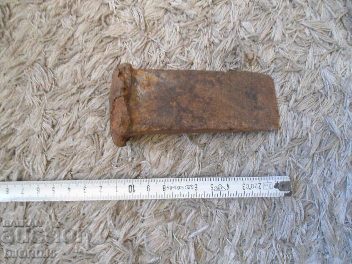 Δημοπρασία Παλιά σφήνα, 0,550 κιλά. Δημοπρασία Παλιά σφήνα, 0,550 κιλά.