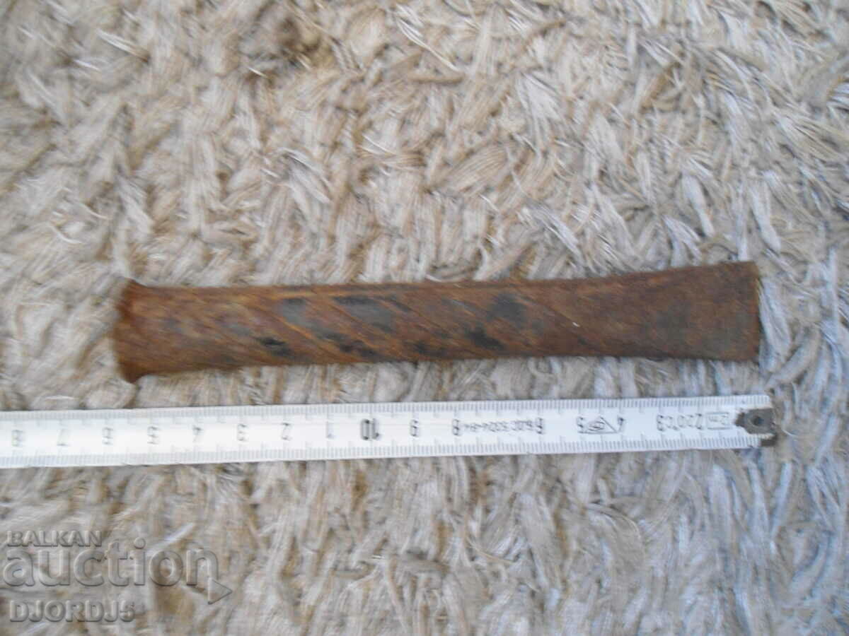 Auction An old tool, a chopper Auction An old tool, a chopper