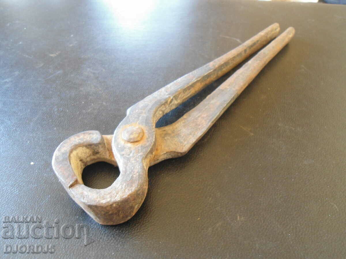 Auction  Old pliers