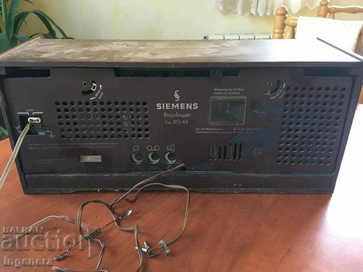 RADIO RETRO LAMP RADIO "SIEMENS"-1962 with price 117.00 BGN | € 59.82 RADIO RETRO LAMP RADIO "SIEMENS"-1962 with price 117.00 BGN | € 59.82