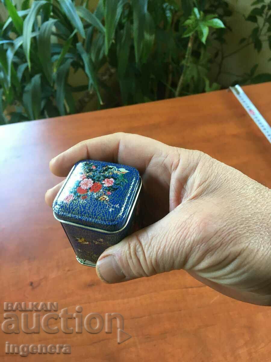 Auction ROSE TEA METAL BOX Auction ROSE TEA METAL BOX