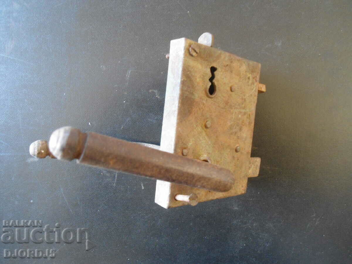 Old lock, acting - 5 Old lock, acting - 5