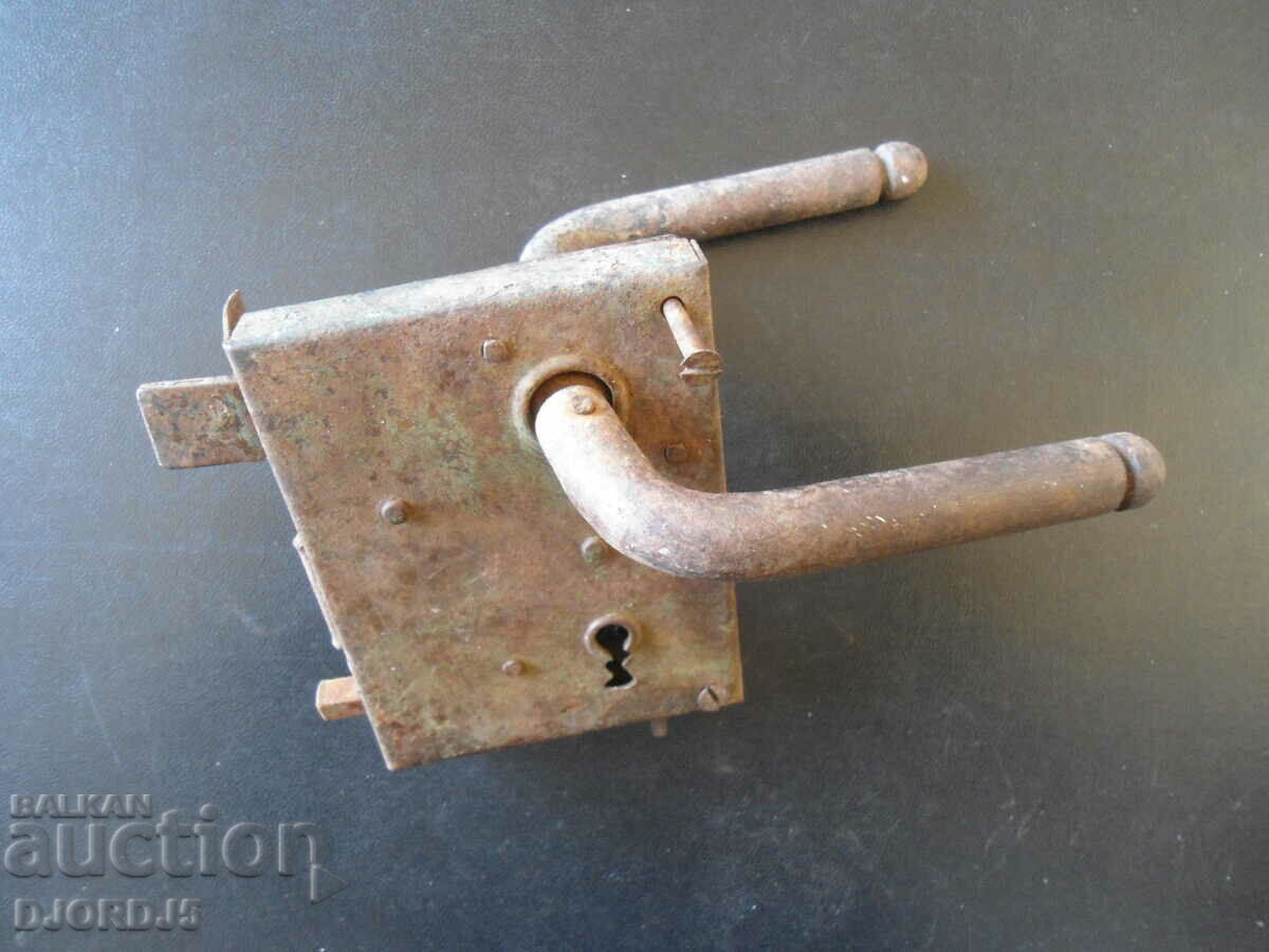 Old lock, acting