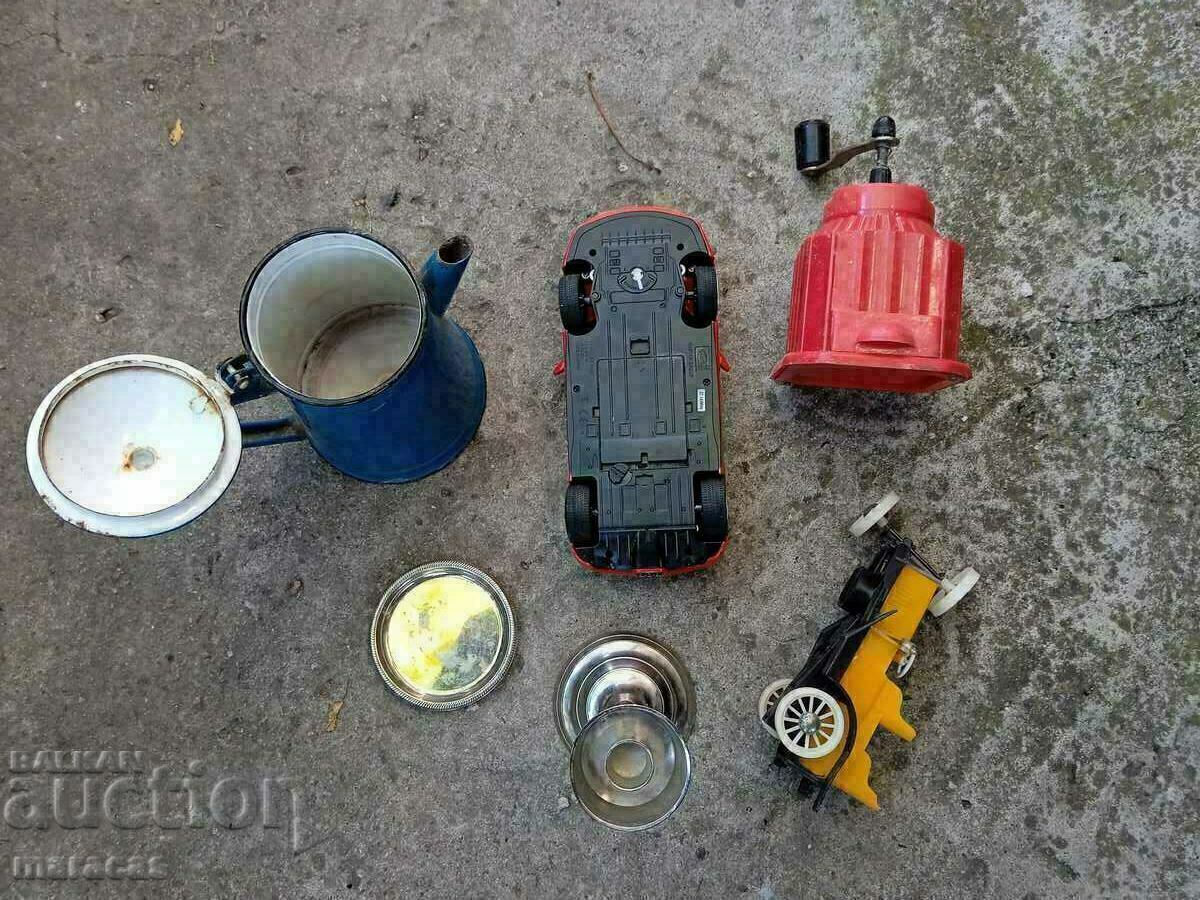 Πολλά παλιά πράγματα με τιμή 25.00 BGN | € 12.78 Πολλά παλιά πράγματα με τιμή 25.00 BGN | € 12.78