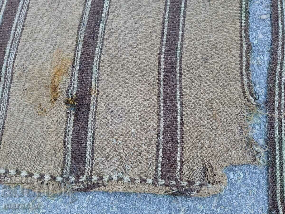 Cărări vechi de lână de capră cu preț € 46.02 | 90.01 BGN Cărări vechi de lână de capră cu preț € 46.02 | 90.01 BGN