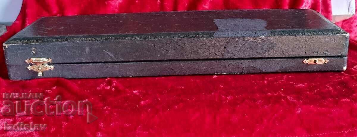 Старинен набор прибори за салата с цена € 31.00 | 60.63 лв. Старинен набор прибори за салата с цена € 31.00 | 60.63 лв.