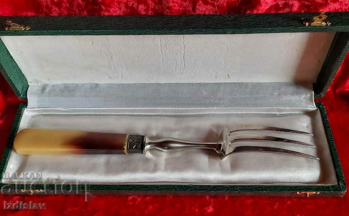 Furculiță de servire antică. cu preț € 18.00 | 35.20 BGN