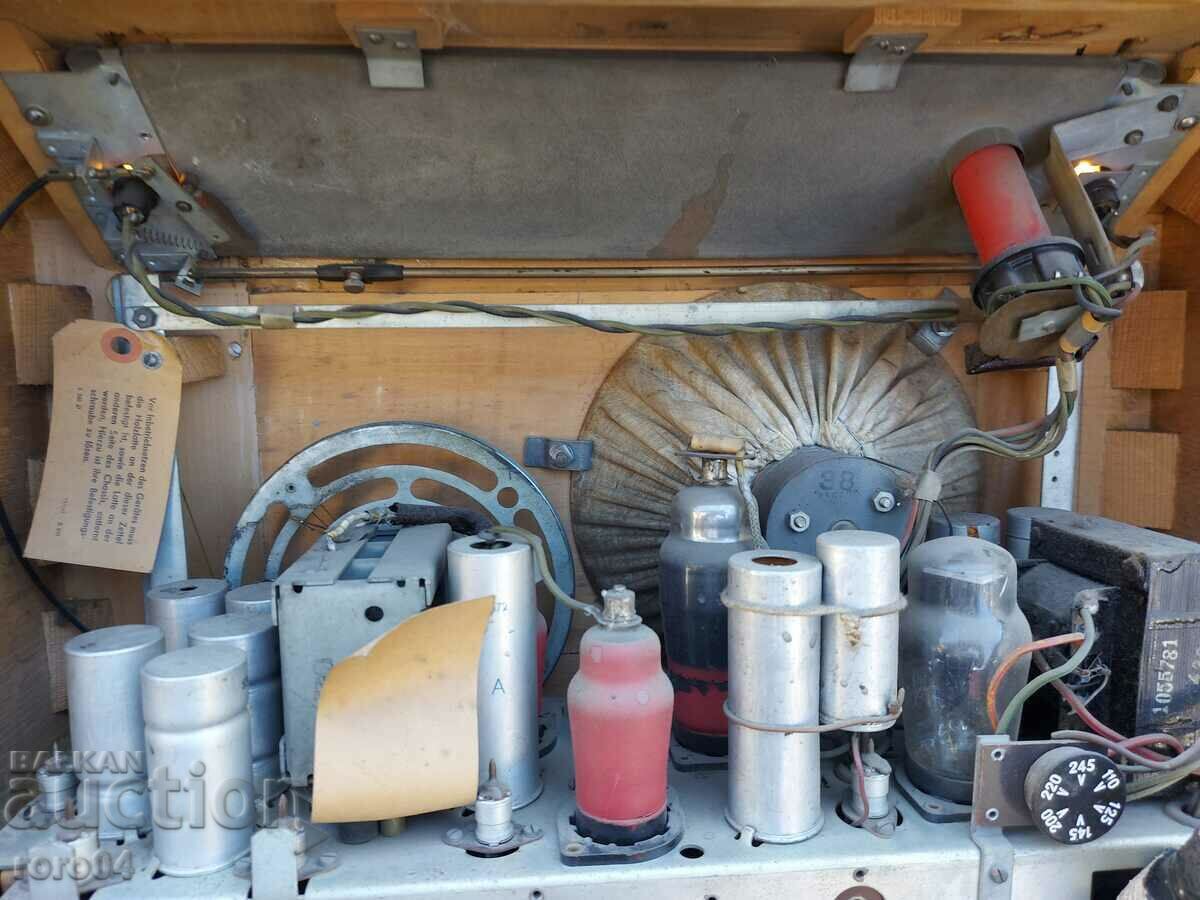 RADIO NORA BERLIN W 710 - WWII - 6 RADIO NORA BERLIN W 710 - WWII - 6