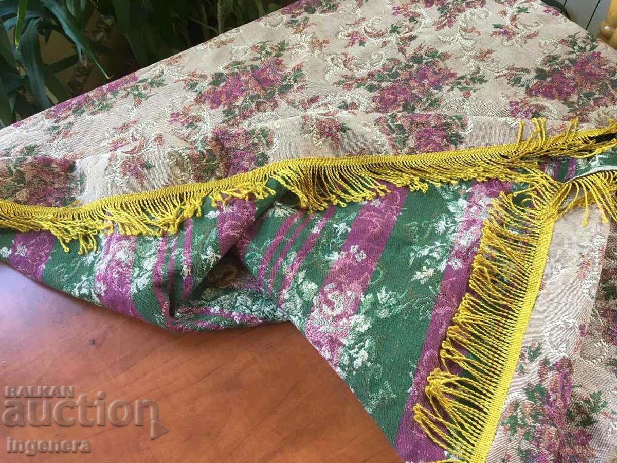 Auction FRINGED JACQUARD TABLE COVER 150 X 150 CM Auction FRINGED JACQUARD TABLE COVER 150 X 150 CM
