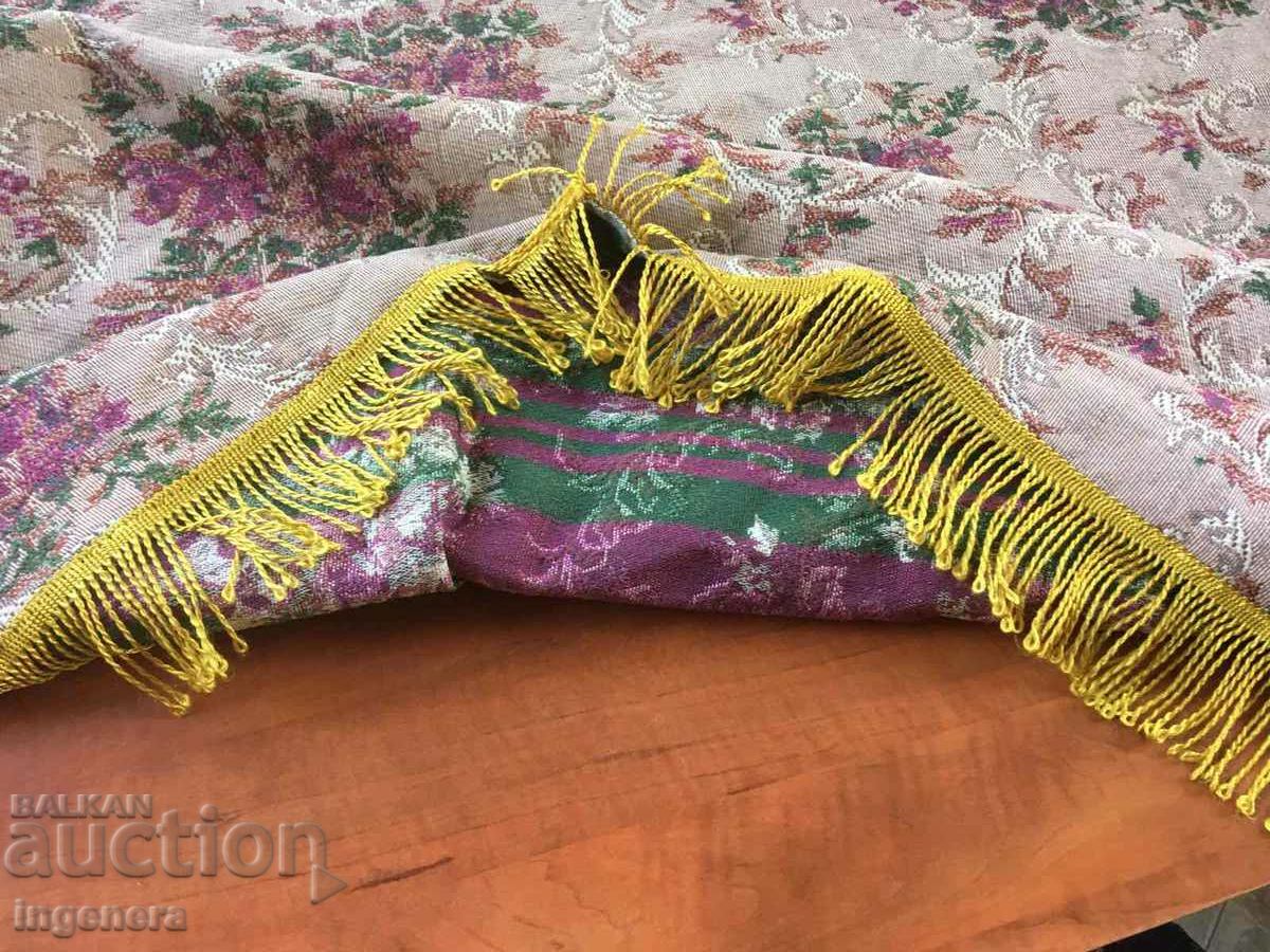 Delivery of FRINGED JACQUARD TABLE COVER 150 X 150 CM Delivery of FRINGED JACQUARD TABLE COVER 150 X 150 CM