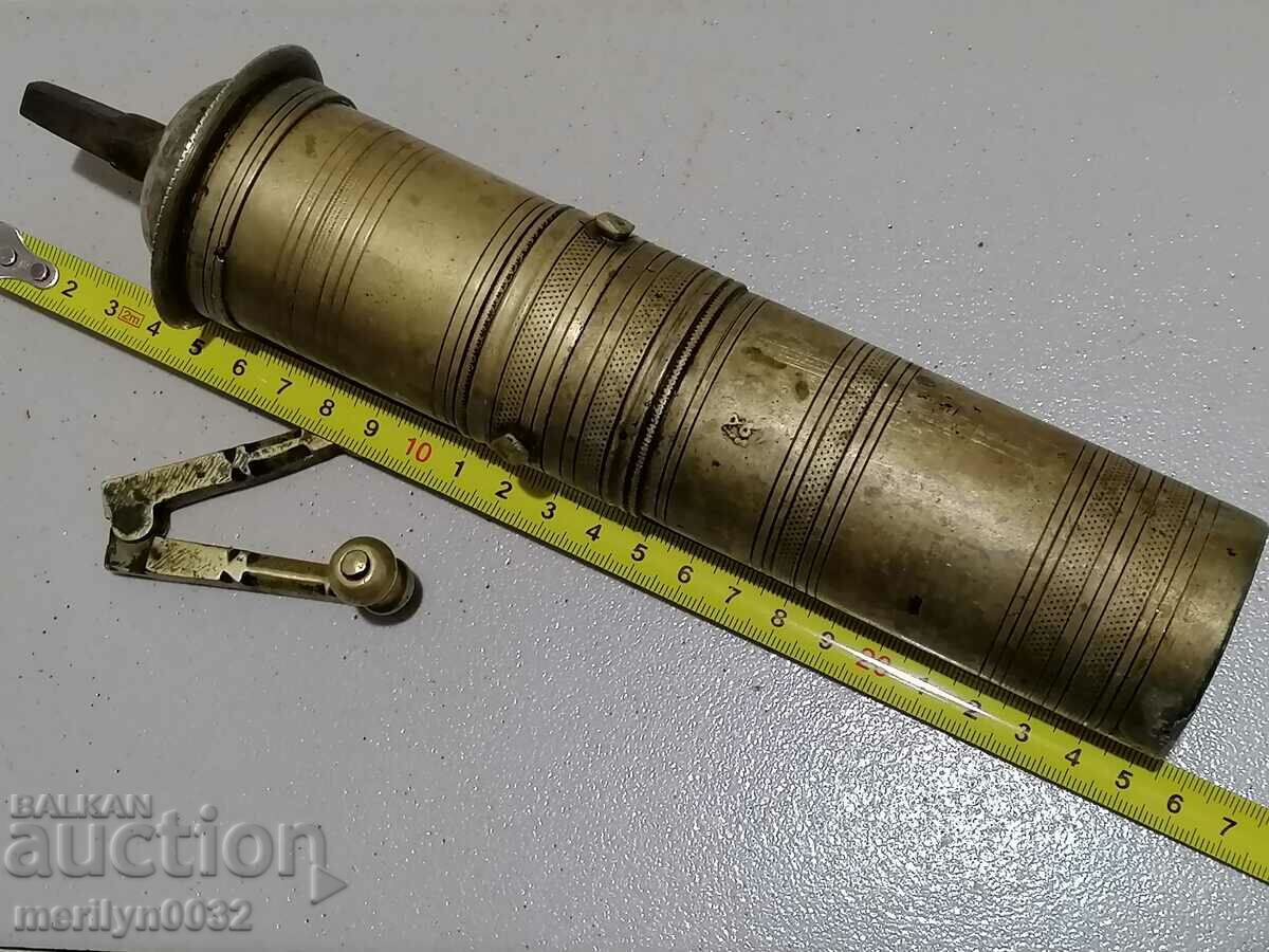 Delivery of Ottoman hand grinder for pepper, coffee, grinder