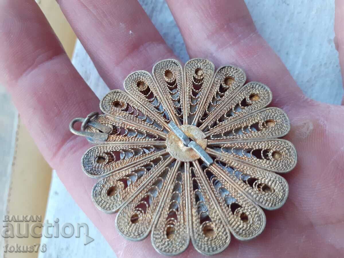 Delivery of Renaissance silver jewelry with mercury gilding