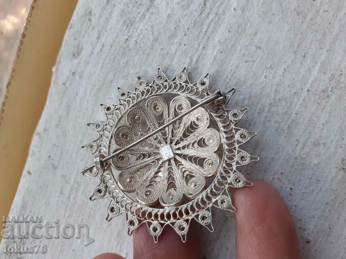 Delivery of Renaissance jewelry silver brooch filigree granulation