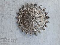 Renaissance jewelry silver brooch filigree granulation