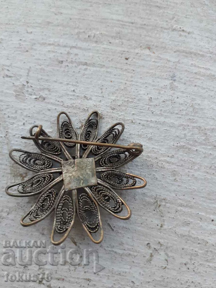 Auction Renaissance jewelry brooch filigree red glass Auction Renaissance jewelry brooch filigree red glass