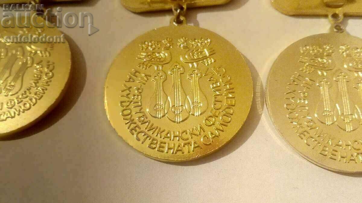 Auction 6 laureate/champion medals Auction 6 laureate/champion medals