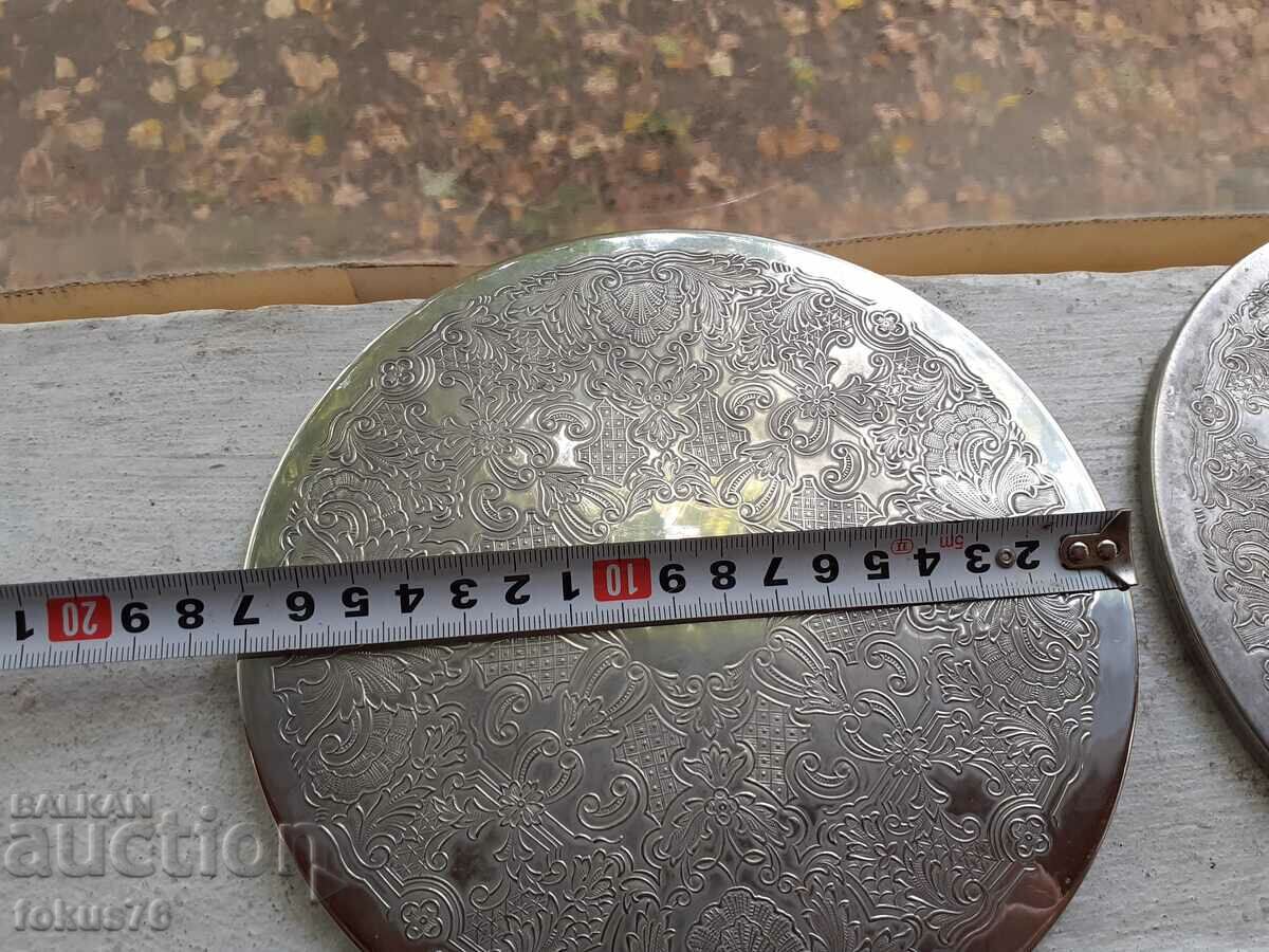 Σετ από τέσσερις μεταλλικές κούπες και σουβέρ - 6 Σετ από τέσσερις μεταλλικές κούπες και σουβέρ - 6