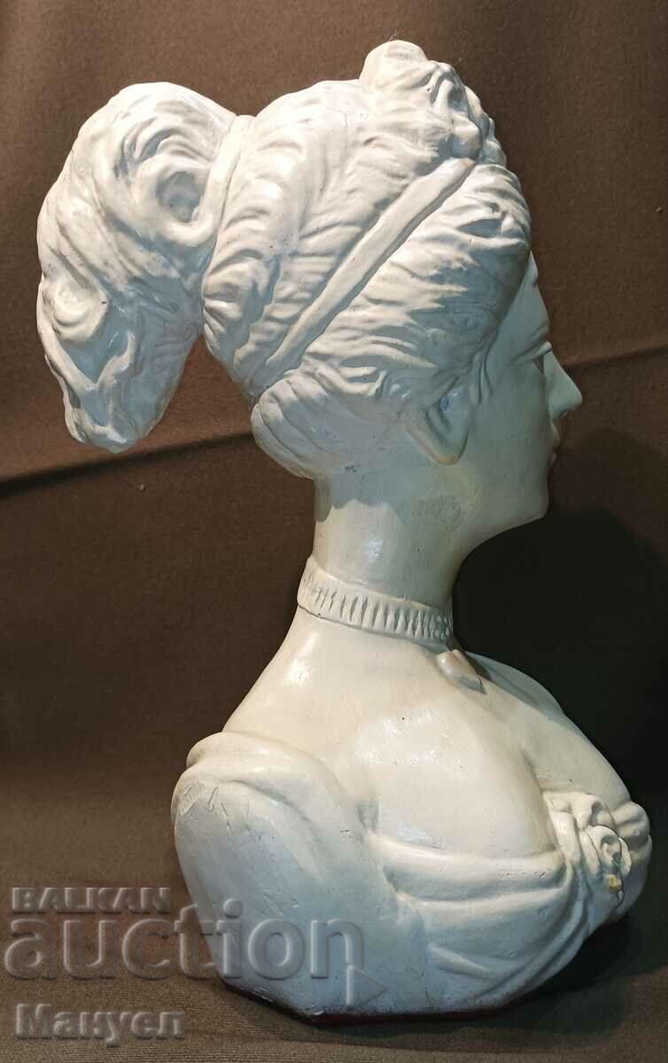 I am selling a beautiful female bust. - 5 I am selling a beautiful female bust. - 5