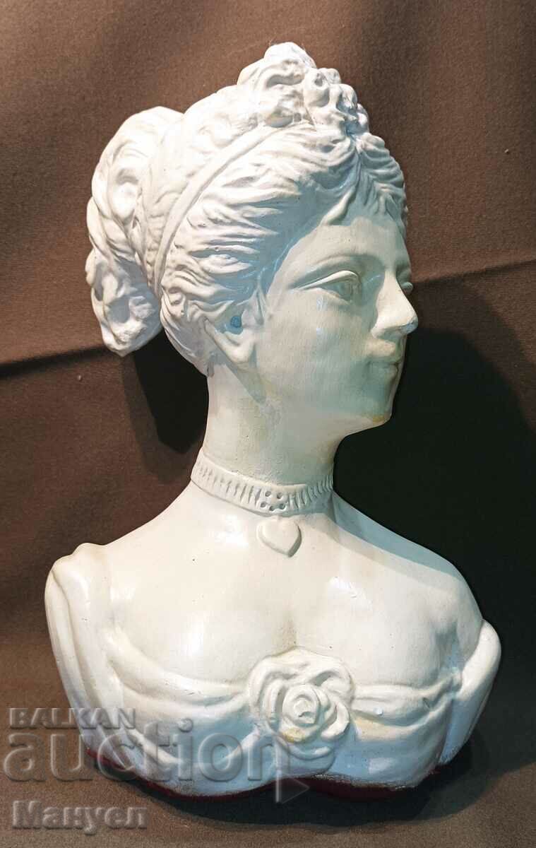I am selling a beautiful female bust. - 6 I am selling a beautiful female bust. - 6