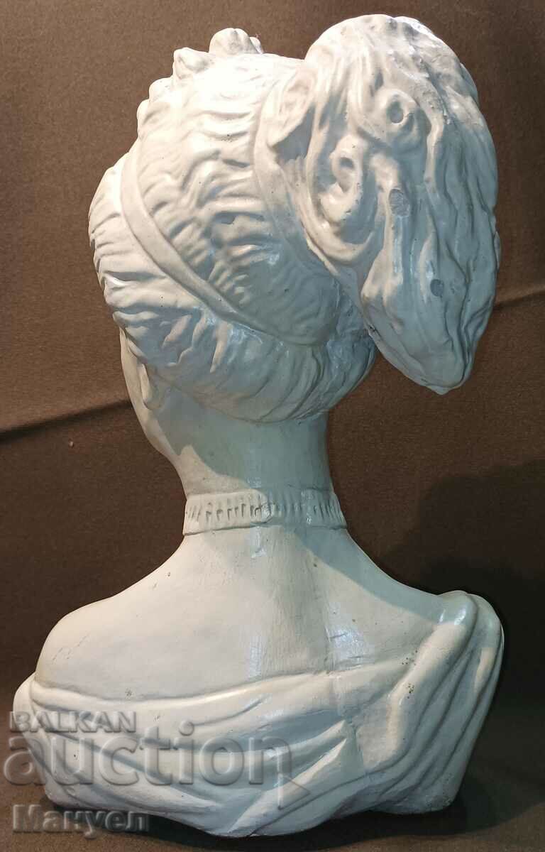 I am selling a beautiful female bust. - 7 I am selling a beautiful female bust. - 7