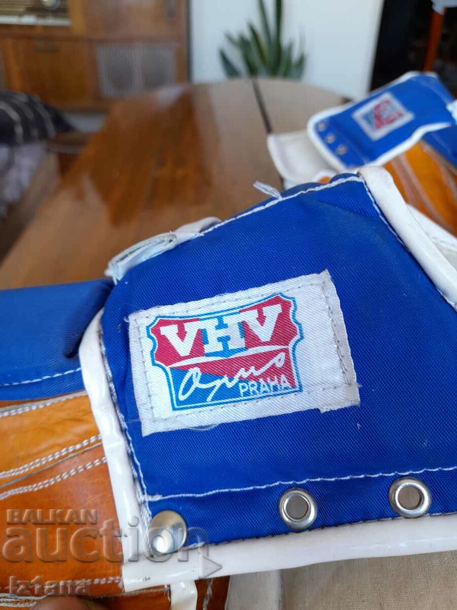 Delivery of VHV Hockey Gloves Delivery of VHV Hockey Gloves