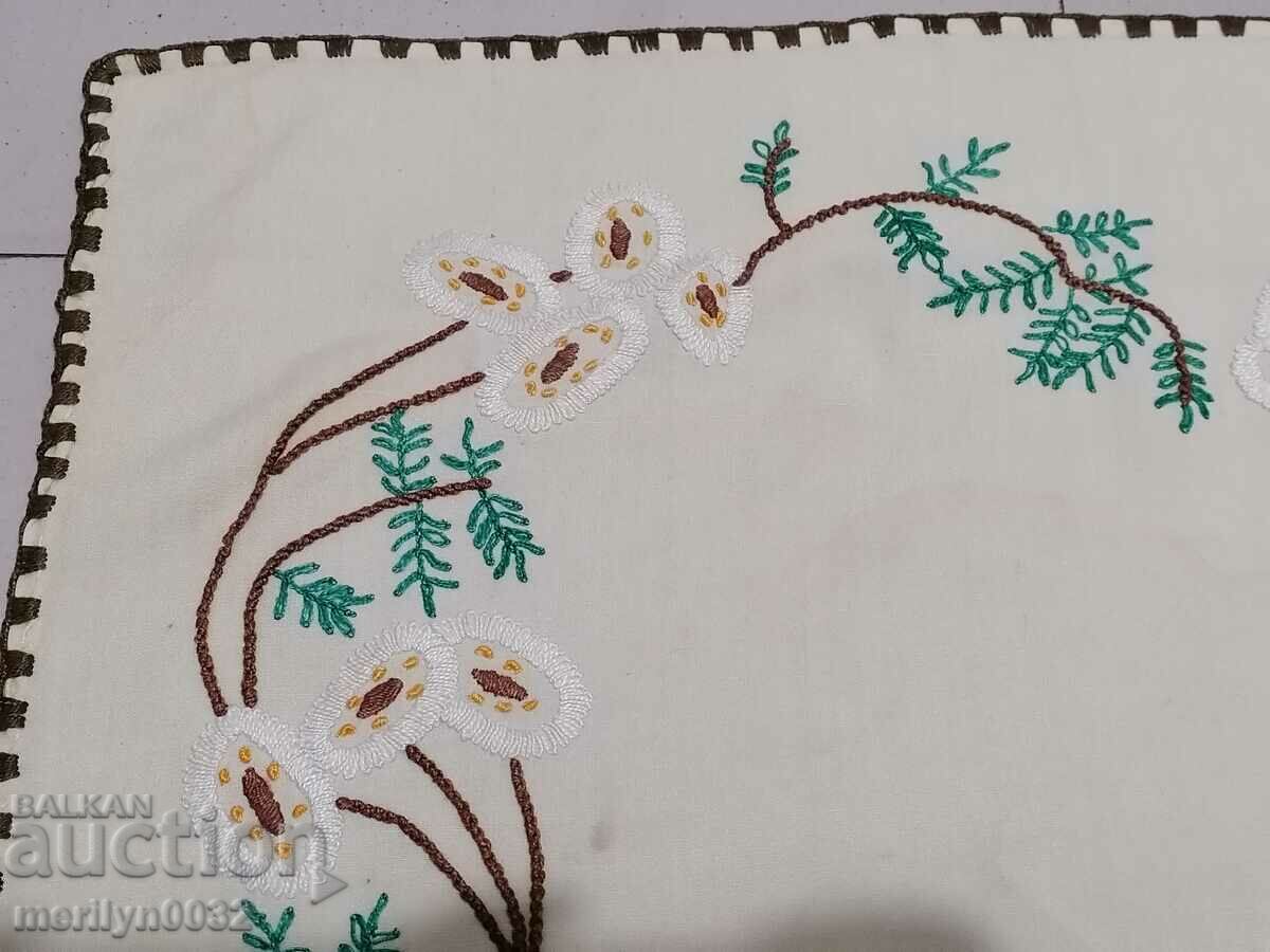 Δημοπρασία Παλιό κεντημένο χαρτόνι, τραπεζομάντιλο, κεχρί, βουλγαρικό κέντημα Δημοπρασία Παλιό κεντημένο χαρτόνι, τραπεζομάντιλο, κεχρί, βουλγαρικό κέντημα