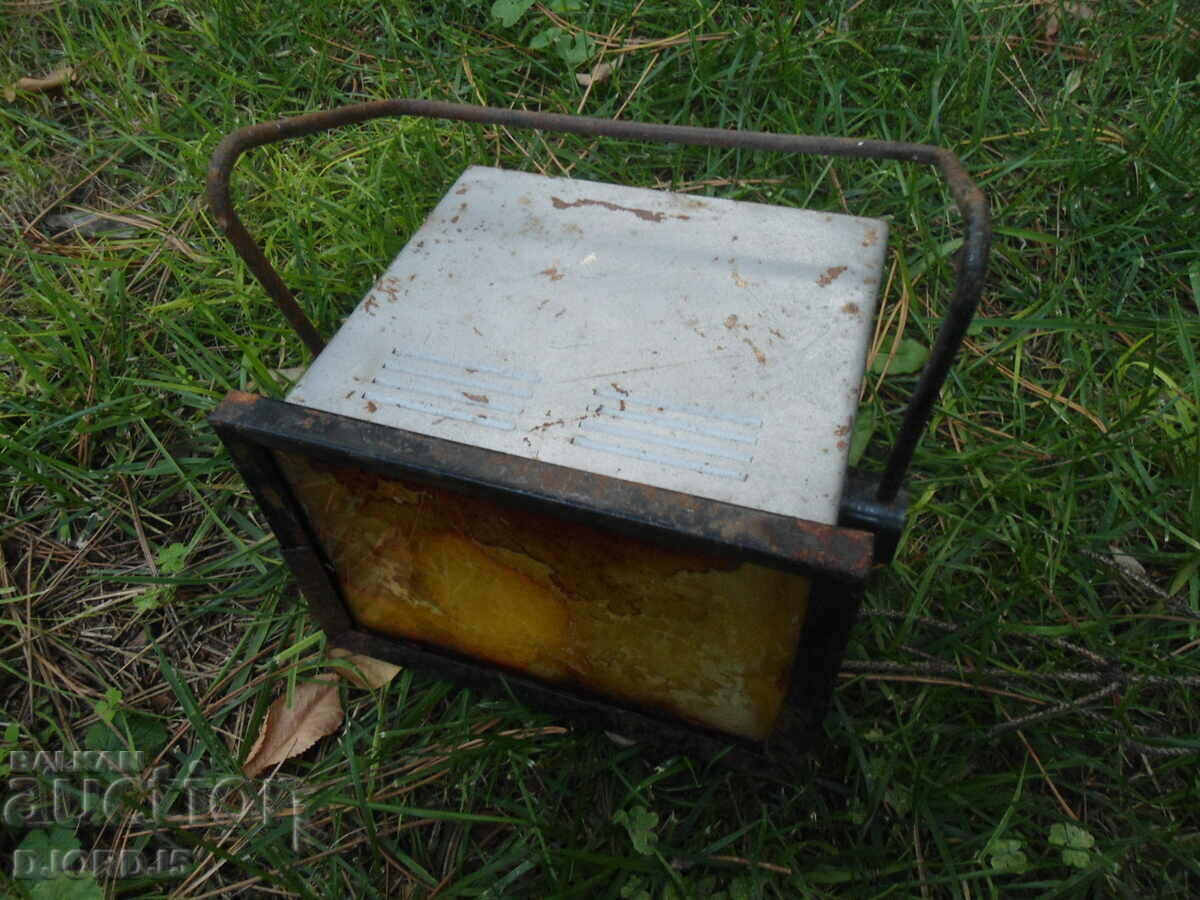 Delivery of Old lamp, spotlight Delivery of Old lamp, spotlight