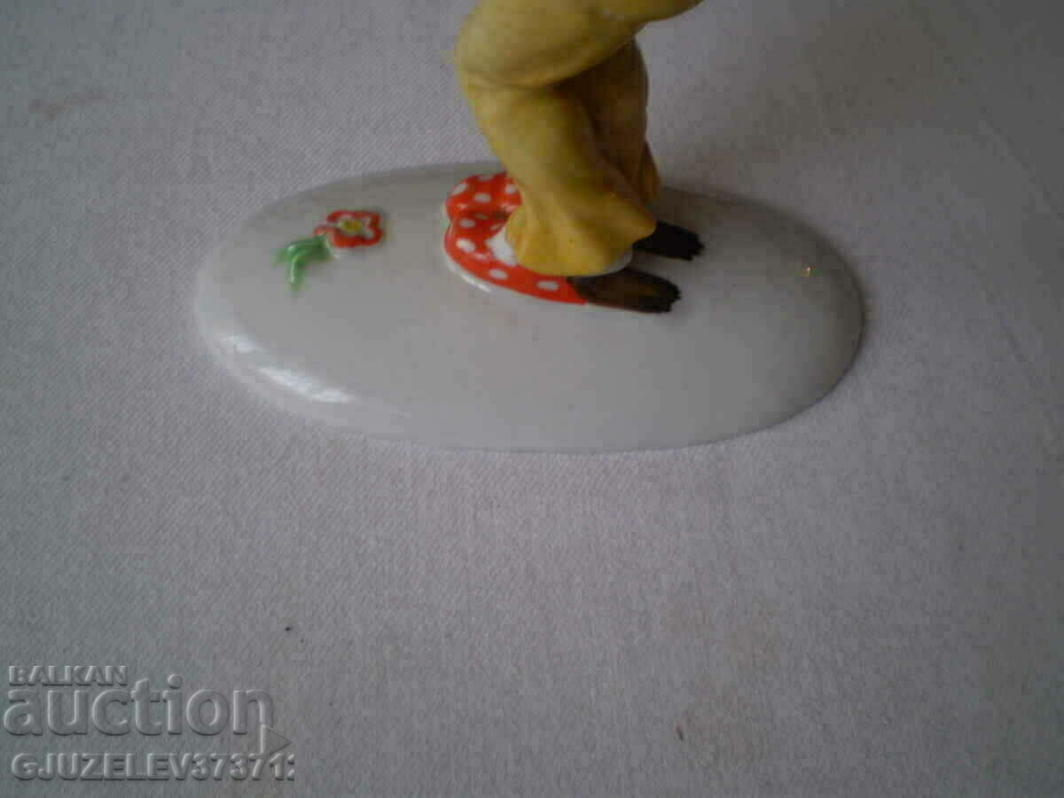 A rare antique Metzler & Ortloff porcelain figurine with price 240.00 BGN | € 122.71 A rare antique Metzler & Ortloff porcelain figurine with price 240.00 BGN | € 122.71
