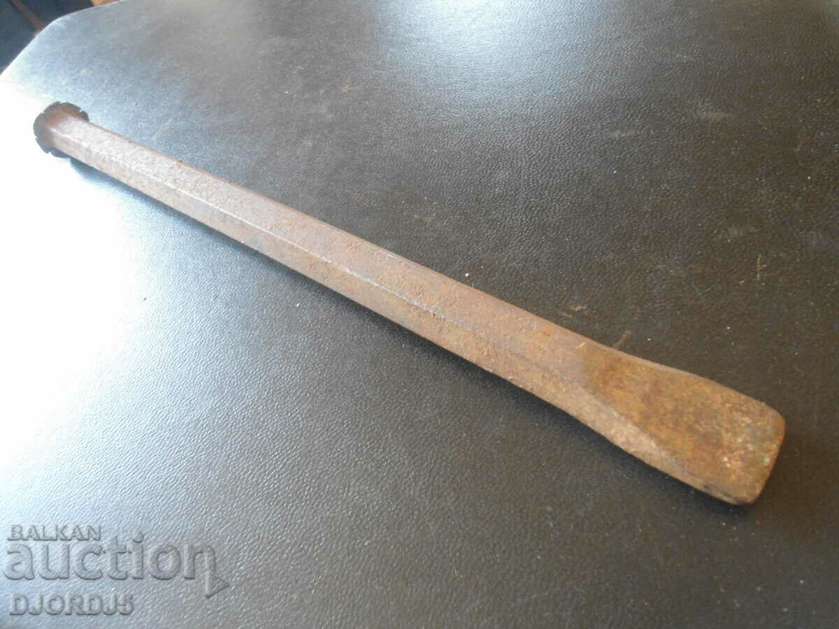 An old tool, a chopper with price 2.00 BGN | € 1.02 An old tool, a chopper with price 2.00 BGN | € 1.02