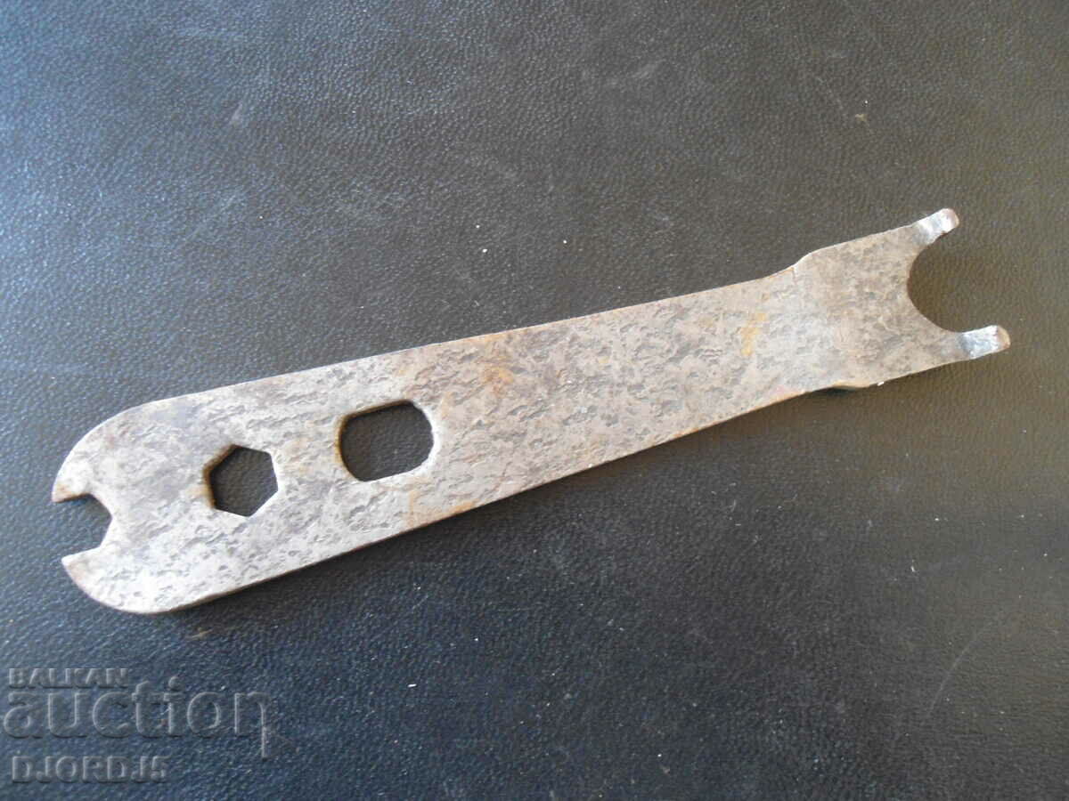 Old key with price 2.00 BGN | € 1.02 Old key with price 2.00 BGN | € 1.02