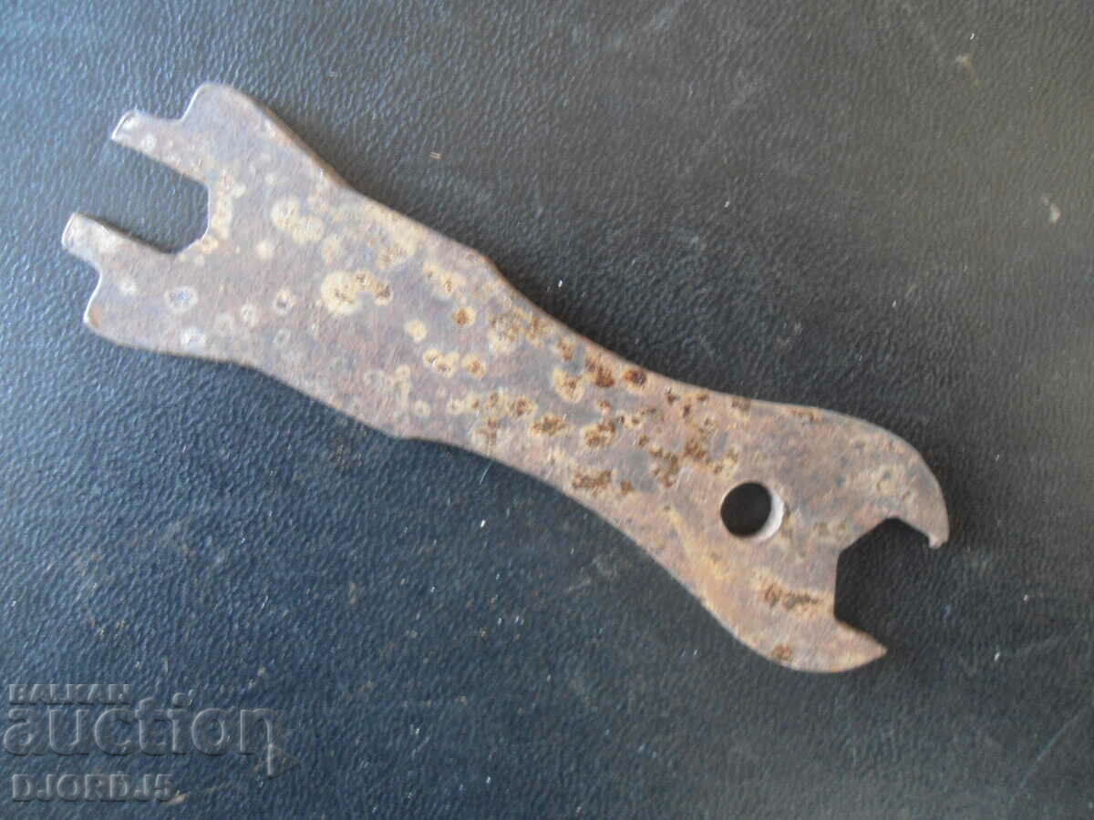 Old key with price 2.00 BGN | € 1.02 Old key with price 2.00 BGN | € 1.02