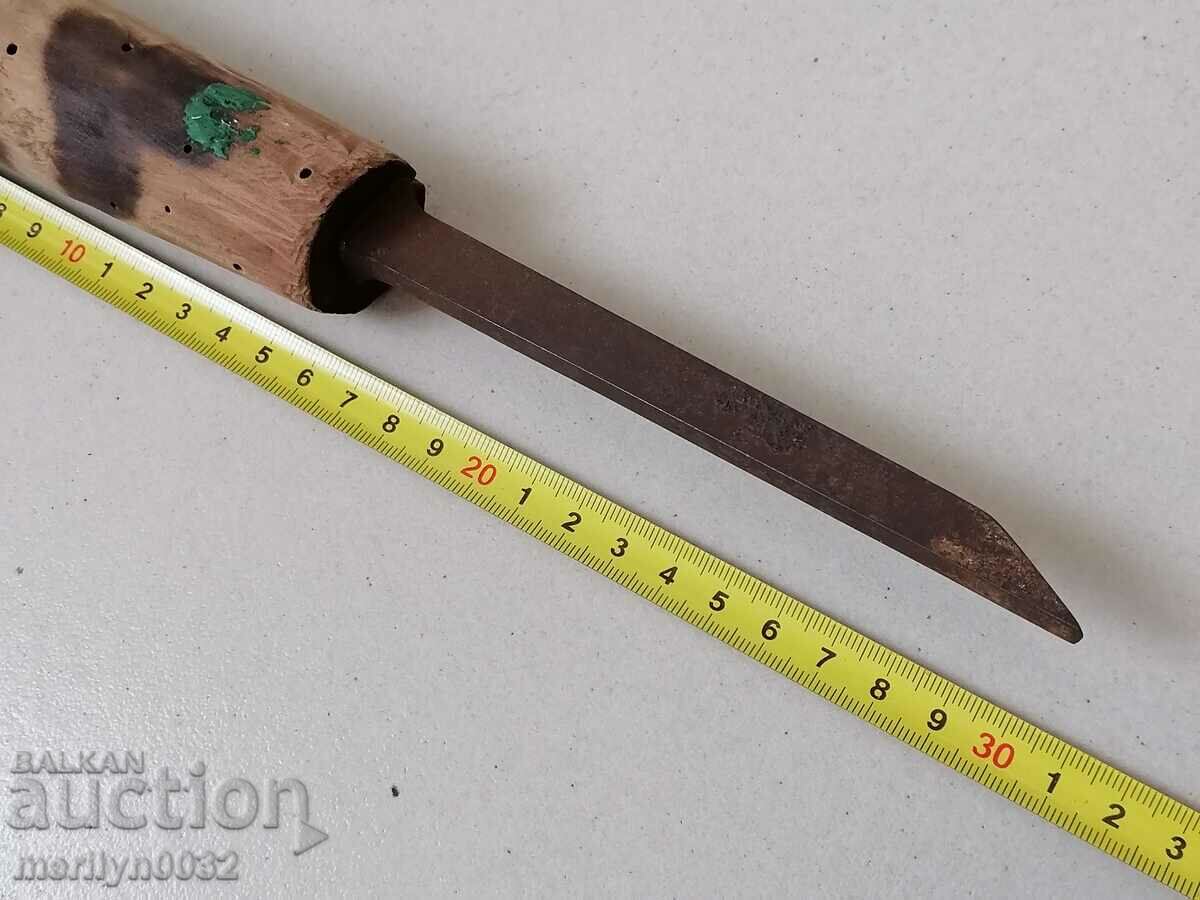 Auction An old carving instrument, a chisel, a chisel Auction An old carving instrument, a chisel, a chisel