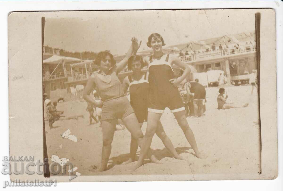 ON THE BEACH photo FROM 1930