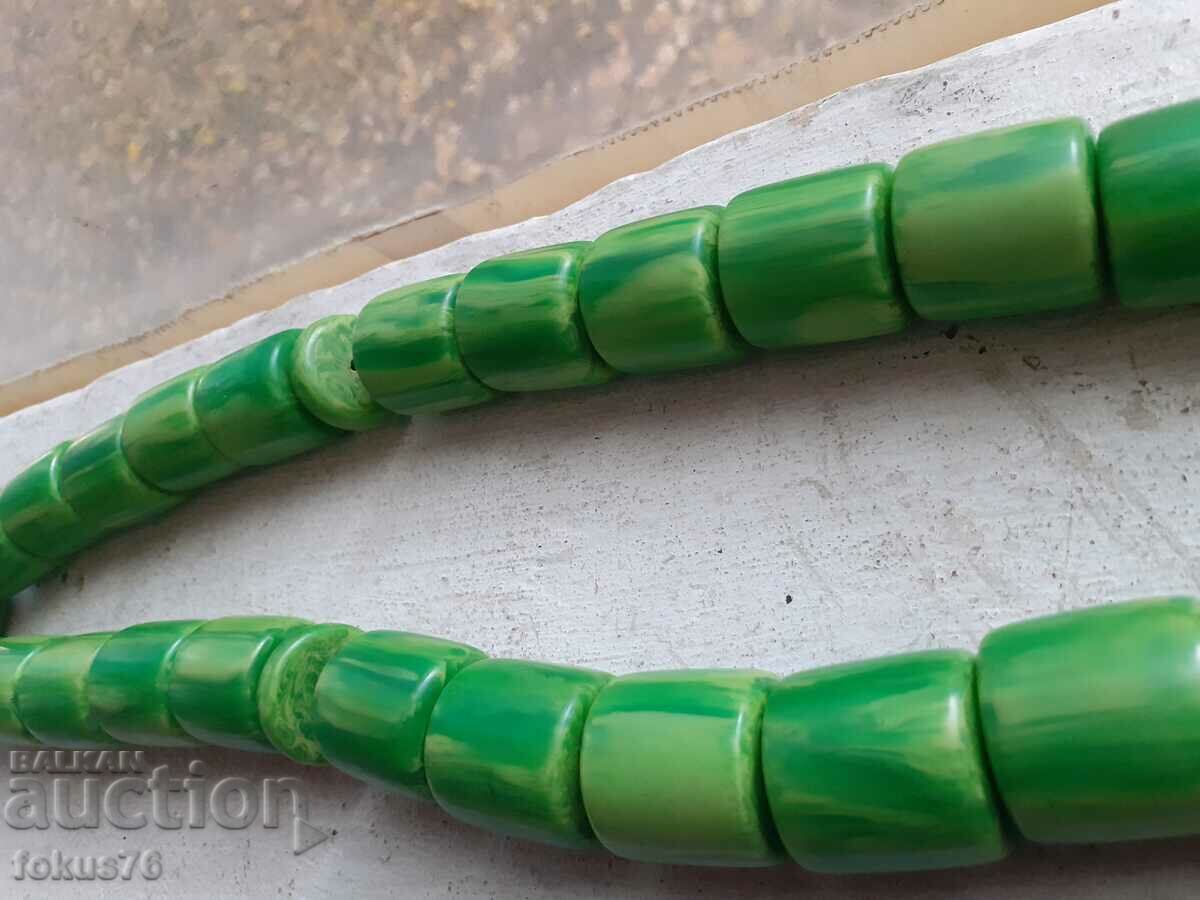 Δημοπρασία Τεράστιο κομπολόι από καταλίνη 33 χάντρες + ποπ πράσινο με νταμάρια Δημοπρασία Τεράστιο κομπολόι από καταλίνη 33 χάντρες + ποπ πράσινο με νταμάρια