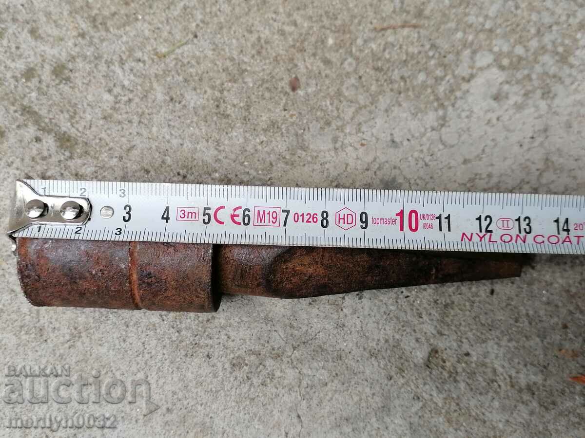 Delivery of Metal anvil for waving of wrought iron hair Delivery of Metal anvil for waving of wrought iron hair