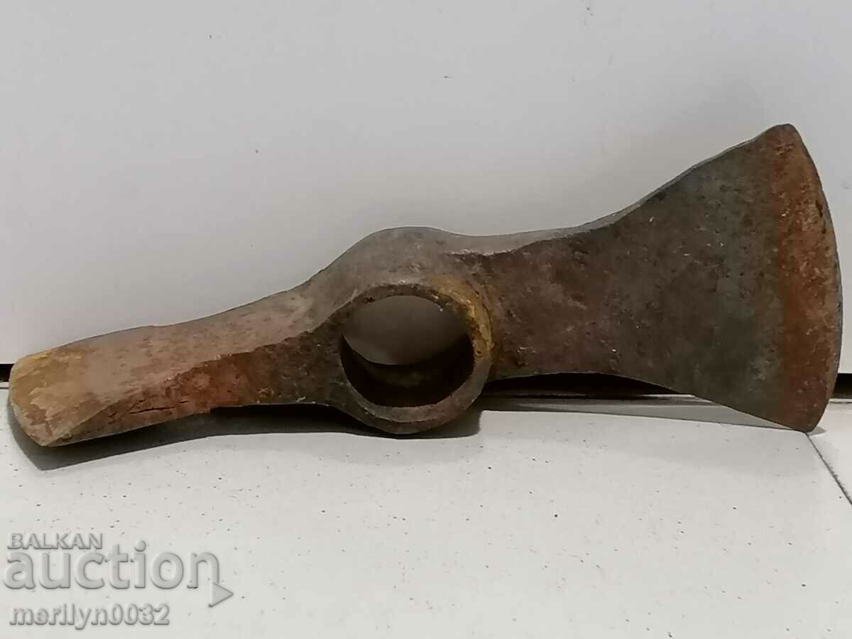 Auction Old pickaxe ax ax tool wrought iron Auction Old pickaxe ax ax tool wrought iron