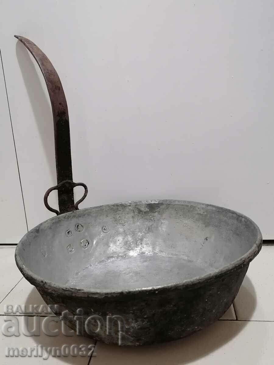 An old copper pan, a baker, a tray, a copper pot with price 99.00 BGN | € 50.62 An old copper pan, a baker, a tray, a copper pot with price 99.00 BGN | € 50.62